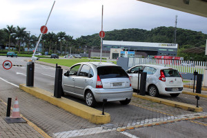 O acesso pelas cancelas foi automatizado no projeto