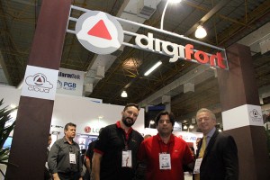 Bonilha e equipe receberam parceiros e clientes no Estande E30
